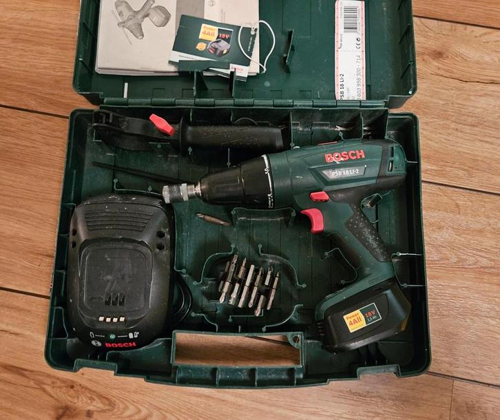 Accu Schroefboormachine Bosch PSB 18 LI-2, Doe-het-zelf en Verbouw, Gereedschap | Boormachines, Gebruikt, Boor- en Schroefmachine