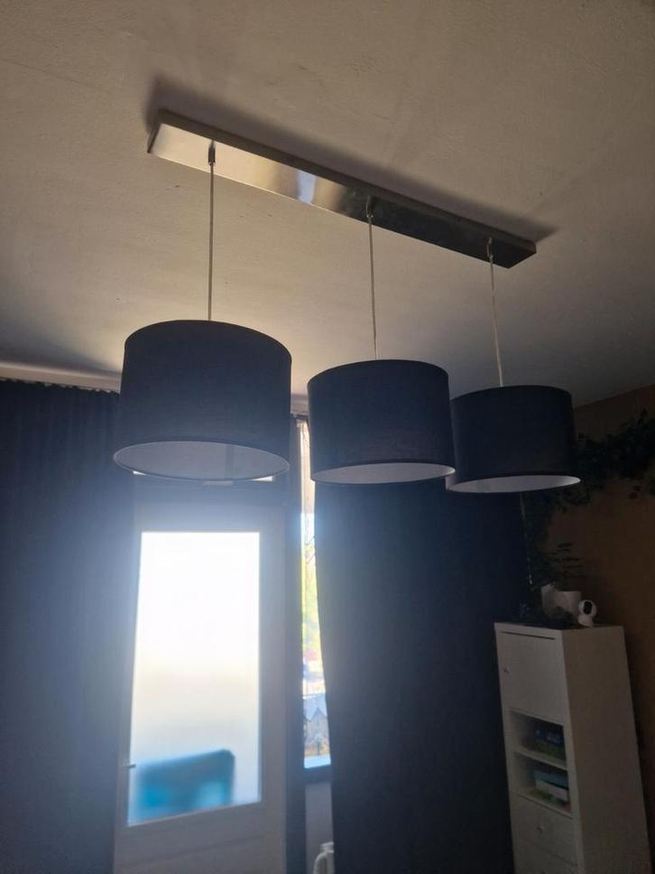 Home sweet home eetkamerlamp met 3 Zwarte Lampenkappen, Huis en Inrichting, Lampen | Hanglampen, Zo goed als nieuw, 75 cm of meer