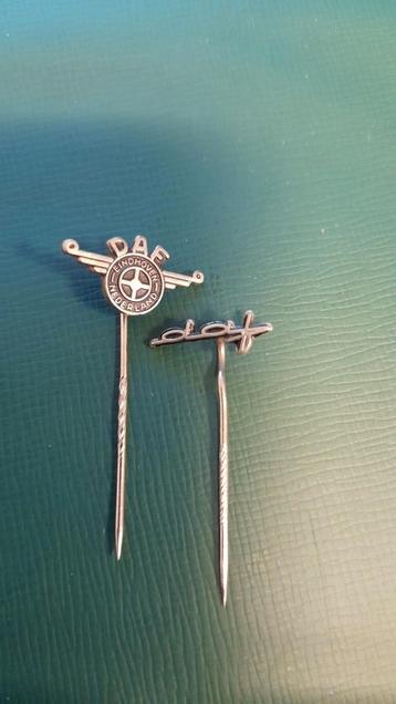2 Vintage DAF Pins - Collectors Item beschikbaar voor biedingen