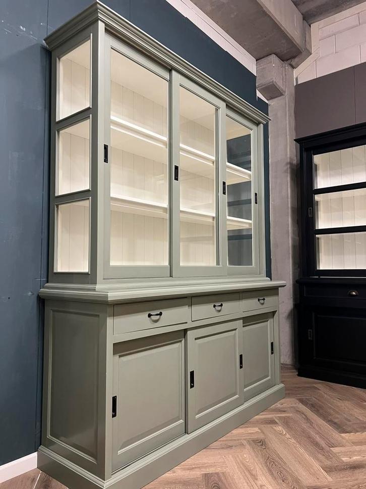 buffetkast / winkelkast /vitrinekast /servicekast, Huis en Inrichting, Kasten | Buffetkasten, Zo goed als nieuw, 200 cm of meer