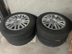 Continental Winterbanden 195/65 R15 met VW wieldoppen, Auto-onderdelen, Banden en Velgen, Ophalen, Gebruikt, 15 inch, Banden en Velgen