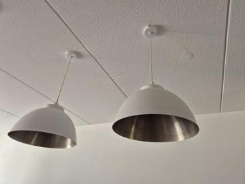 Set twee hanglampen beschikbaar voor biedingen
