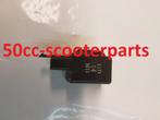 Knipperlicht relais Honda Dylan 125 DEHO05136 Gebruikt, Motoren, Ophalen of Verzenden, -, -, -