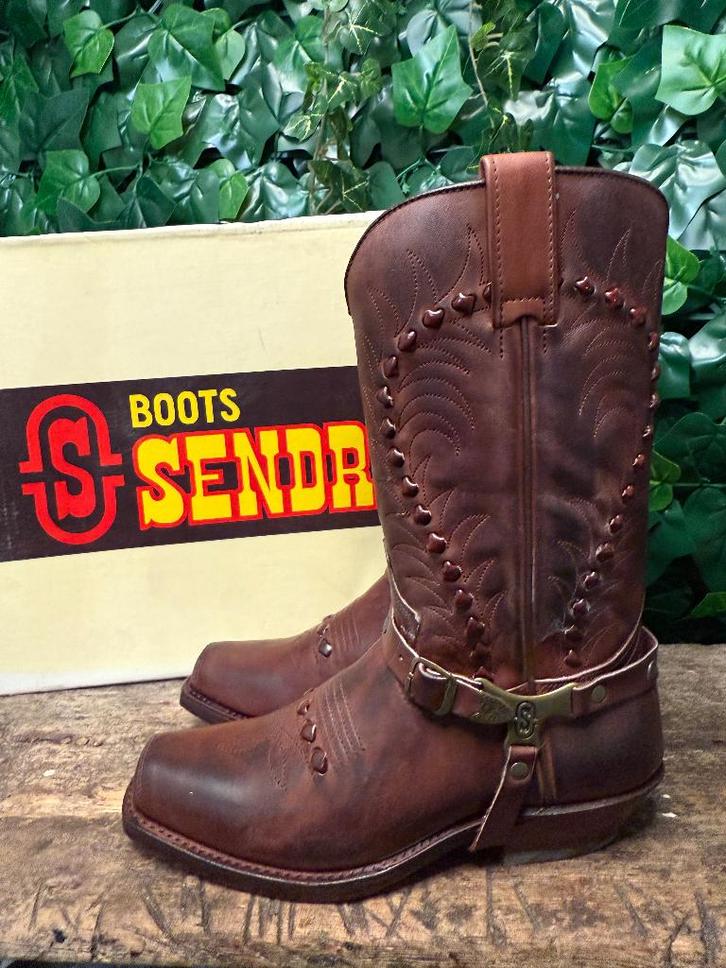 Nieuwe prachtige laarzen van Sendra maat 38, Kleding | Dames, Schoenen, Nieuw, Hoge laarzen, Bruin, Ophalen of Verzenden