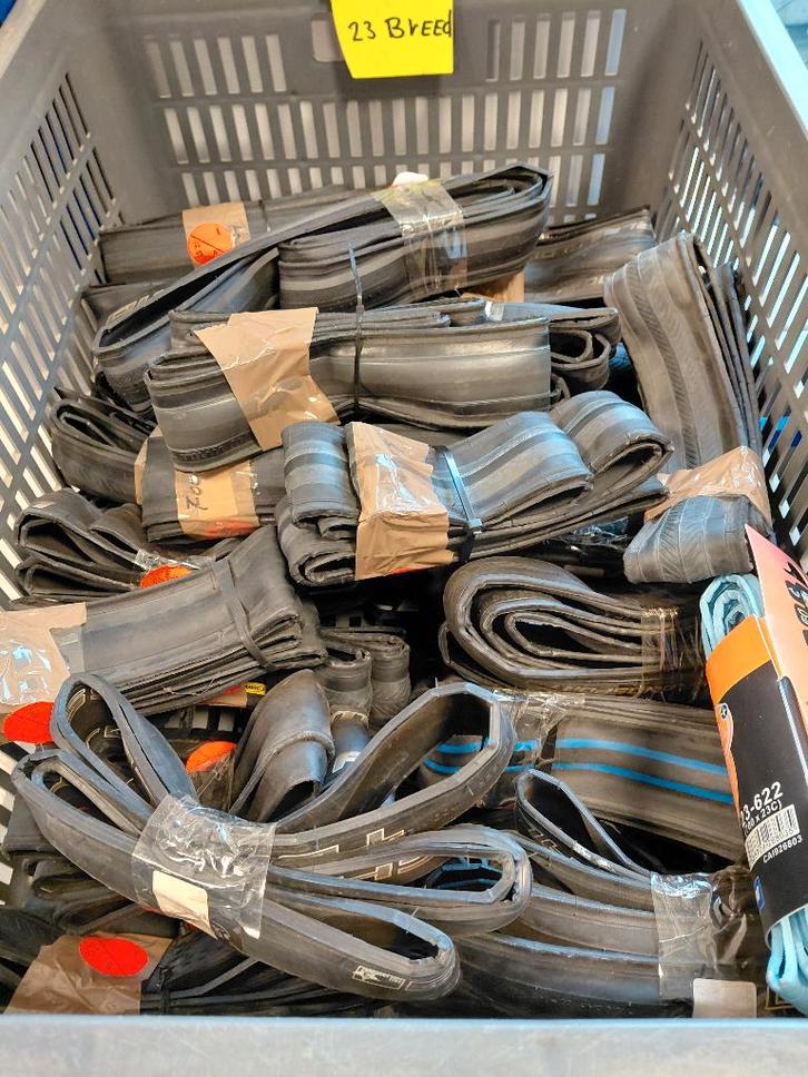 55 stuks Racefiets banden Nieuw! 23 Breed. 1 Koop, Fietsen en Brommers, Fietsonderdelen, Nieuw, Racefiets, Band, Ophalen