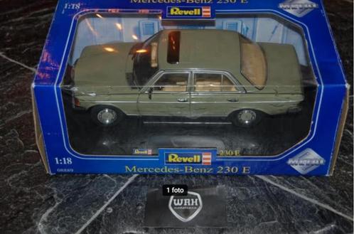 SUPER SALE !! Mercedes W123 230E green Revell in doos WRH, Hobby en Vrije tijd, Modelauto's | 1:18, Zo goed als nieuw, Auto, Revell