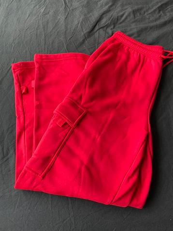 Red cargo sweatpants beschikbaar voor biedingen