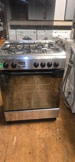 Rvs Indesit gasfornuis met garantie, Ophalen, 4 kookzones, Zo goed als nieuw, Gas