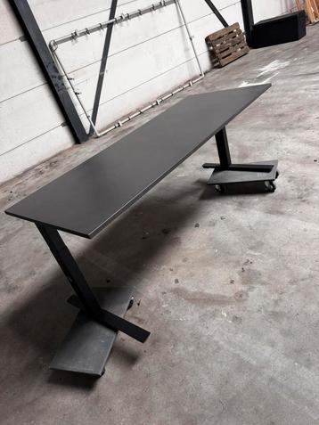 Palmberg Bureau hoogte verstelbaar 200x80cm beschikbaar voor biedingen