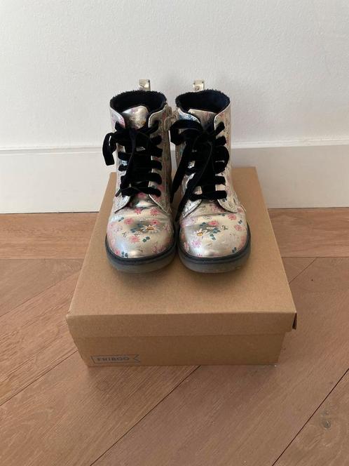 Schoenen veterboots Friboo goud bloemen meisje maat 31, Kinderen en Baby's, Kinderkleding | Schoenen en Sokken, Zo goed als nieuw
