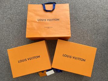 Louis Vuitton 2 dozen en 1 tas - 26 cm x 35 cm x 13 cm