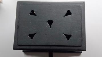 Stoofje in grijze krijtverf beschikbaar voor biedingen