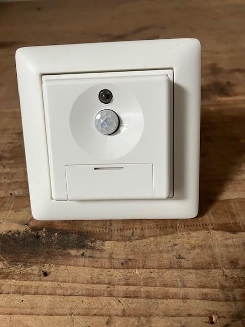 Kadex bewegingsschakelaar donker/licht inbouw wit Kema-Keur, Doe-het-zelf en Verbouw, Elektra en Kabels, Ophalen of Verzenden