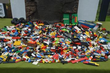 Grote hoeveelheid divers Lego uit de jaren 70 en 80  beschikbaar voor biedingen