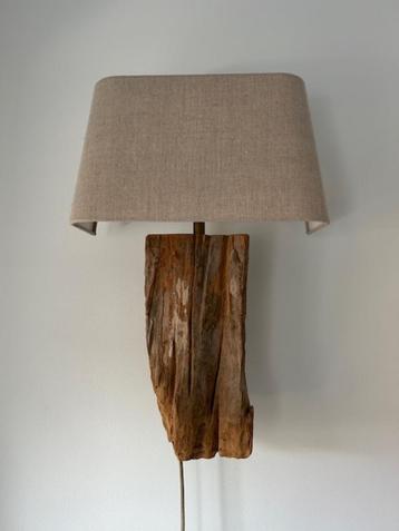 Houten wandlamp landelijk stoer met kap beschikbaar voor biedingen