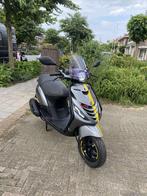 Piaggo zip 50cc 4takt geel kenteken, Fietsen en Brommers, Scooters | Piaggio, Ophalen, Zo goed als nieuw, Zip