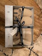 Steve Madden, luxe cadeaubox met sjaal en sloffen/maat M, Kleding | Dames, Mutsen, Sjaals en Handschoenen, Maat 38/40 (M), Steve Madden