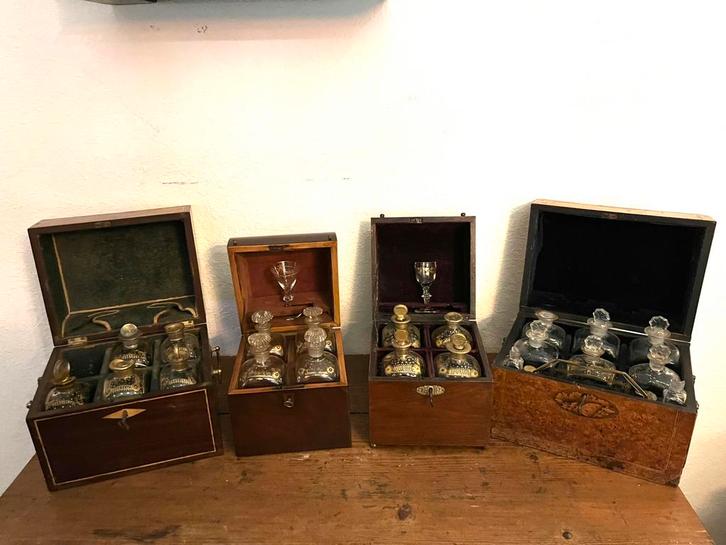 Vier Likeurkeldertjes zie omschrijving, Antiek en Kunst, Curiosa en Brocante, Ophalen