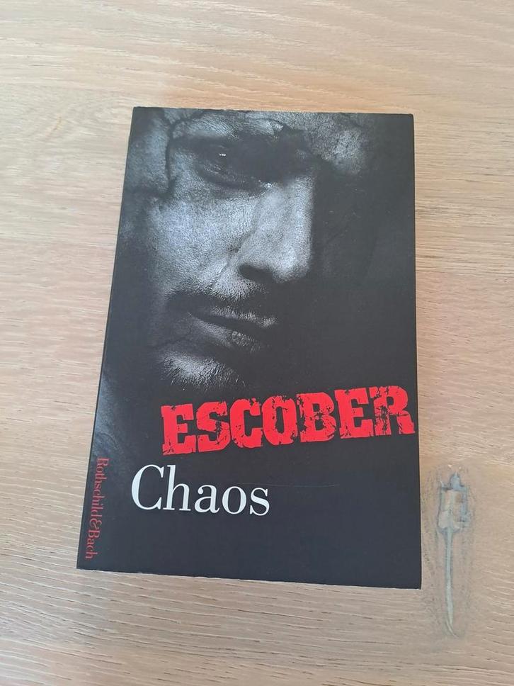 Escober: Chaos - Rothschild & Bach Thriller, Boeken, Thrillers, Gelezen, Nederland, Ophalen of Verzenden