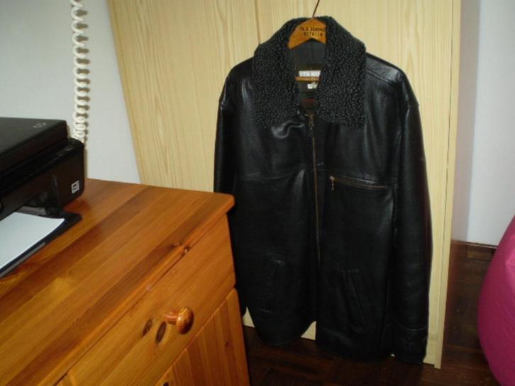 Donkerbruine leren heren-jas in de maat m.    It's noice., Kleding | Heren, Jassen | Winter, Zo goed als nieuw, Maat 48/50 (M)