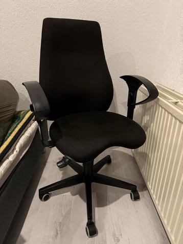 Zwarte Bureaustoel - Comfortabel & Ergonomisch beschikbaar voor biedingen