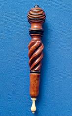 Antieke Houten Naaldenkoker Houtsnijwerk Naaigarnituur Treen, Verzenden