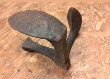 Orginele antieke zware stalen schoenmakers leest  beschikbaar voor biedingen