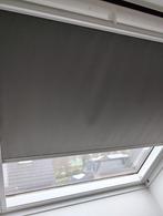 Velux verduisterend rolgordijn GGL SK06, Ophalen