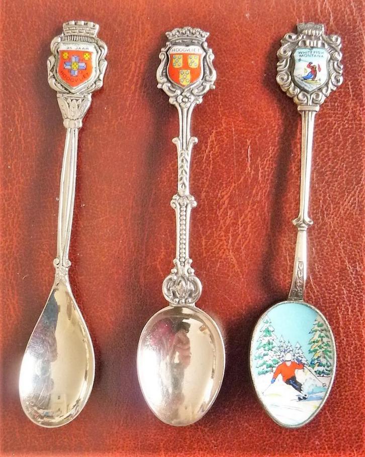 8 LEPELTJES ,EMAILLE, STEDEN, BEATRIX POTTER, BIG PINEAPPLE, Verzamelen, Porselein, Kristal en Bestek, Zo goed als nieuw, Bestek