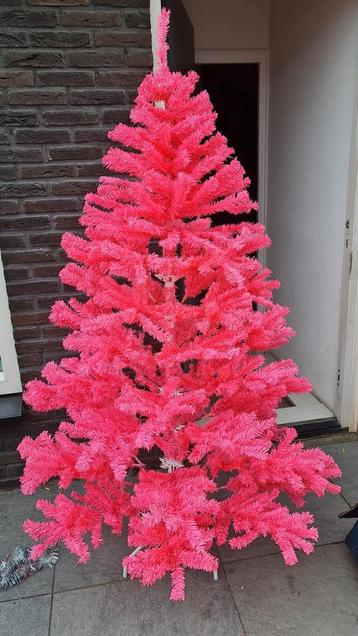 Vel roze kerstboom fluor 2x beschikbaar voor biedingen