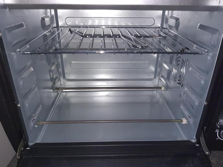 Nieuwe Tomado compacte oven met grill werkt uitstekend, Witgoed en Apparatuur, Ovens, Zo goed als nieuw, Vrijstaand, Oven met grill