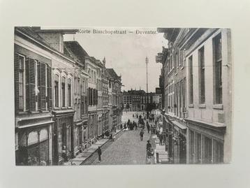 D720 Oude foto Deventer : Korte Bisschopstraat zicht Brink beschikbaar voor biedingen