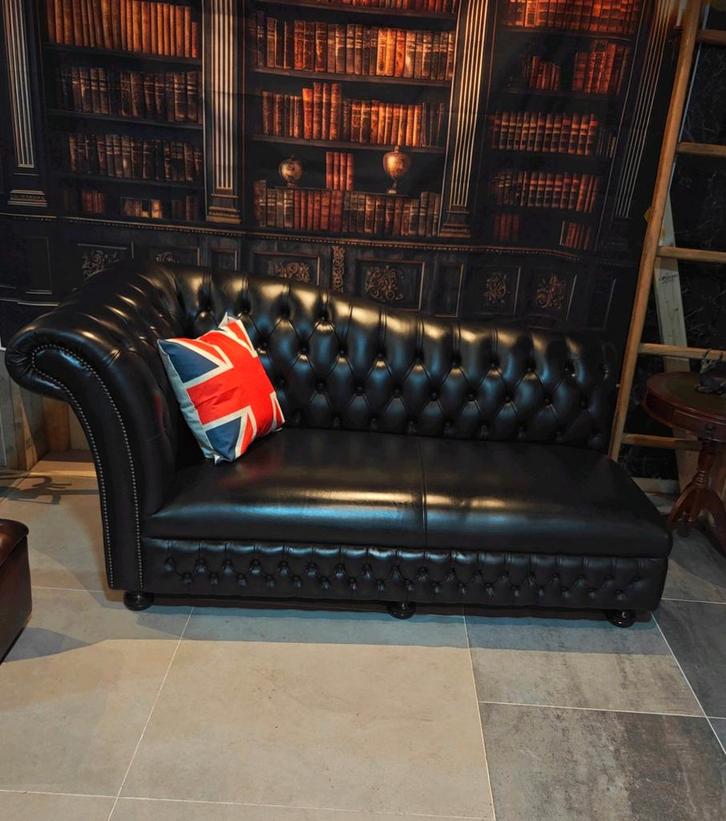 Luxe Zwarte Chesterfield Chaise Longue, Huis en Inrichting, Banken | Sofa's en Chaises Longues, Zo goed als nieuw, Eenpersoons