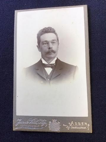 CDV, Man met bril, Jan de Vries, Assen, Carte de Visite beschikbaar voor biedingen