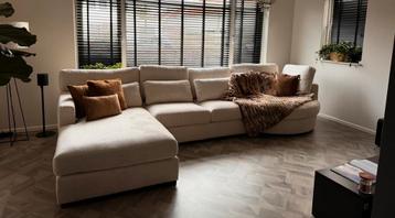 Luxe Crème Hoekbank velours zo goed als nieuw beschikbaar voor biedingen