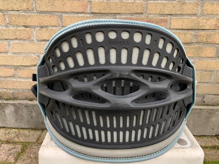 Manera halo harnas maat s, Watersport en Boten, Kitesurfen, Gebruikt, Trapeze, 4 m² of minder, Geen board, Ophalen of Verzenden