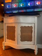 GRATIS Antiek Kastje / Buikkast met Rotan Deuren, Antiek en Kunst, Antiek | Meubels | Kasten, Ophalen of Verzenden