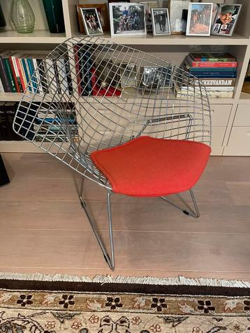 Diamond chair beschikbaar voor biedingen