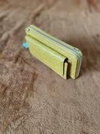 Nieuwe Portemonnee & Sleuteltasjes, Sieraden, Tassen en Uiterlijk, Portemonnees, Overige merken, Geel, Nieuw, Ophalen of Verzenden