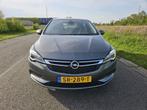 Opel Astra 1.0 Business+ (bj 2018), Origineel Nederlands, Te koop, Zilver of Grijs, 5 stoelen