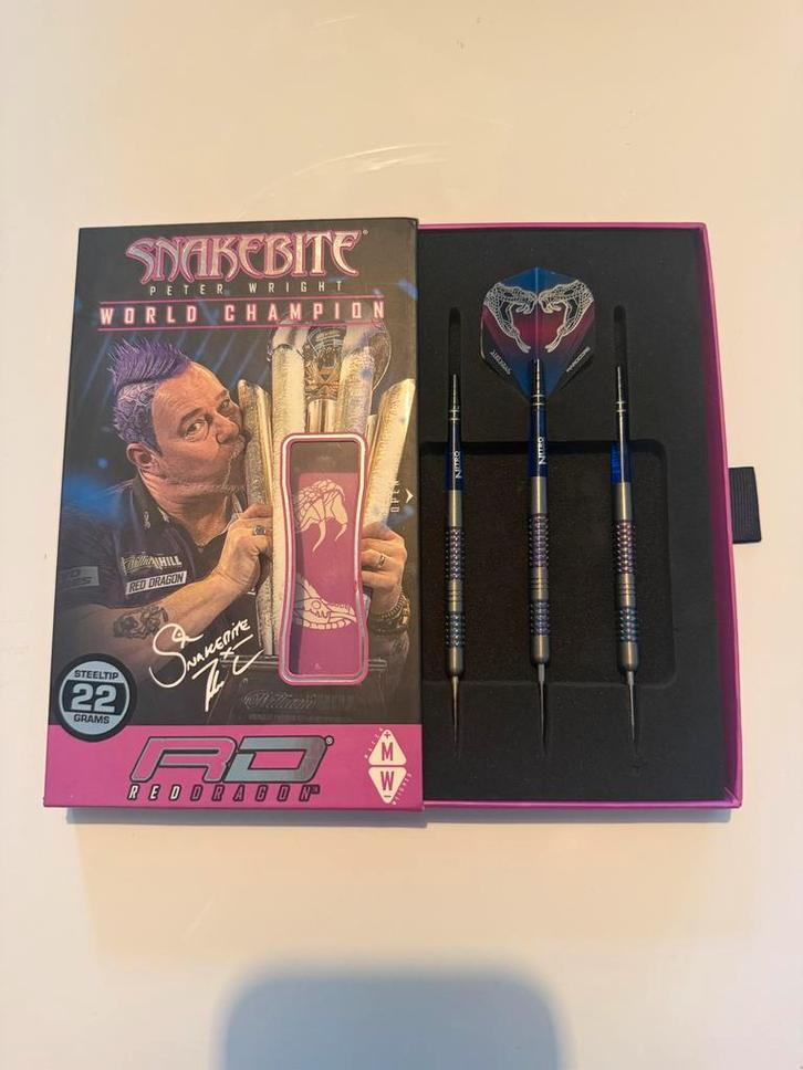 Red Dragon Peter Wright Snakebite Mamba Rainbow 90% 22g, Sport en Fitness, Darts, Zo goed als nieuw, Pijlen, Ophalen of Verzenden