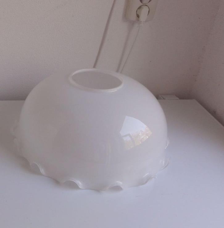 Lampenkap ouderwets, wit glas, Huis en Inrichting, Lampen | Lampenkappen, Zo goed als nieuw, Minder dan 25 cm, Rond, Wit, Ophalen