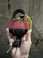Zwaar hangslot motor of scooter, Motoren, Accessoires | Sloten, Ophalen of Verzenden, Zo goed als nieuw