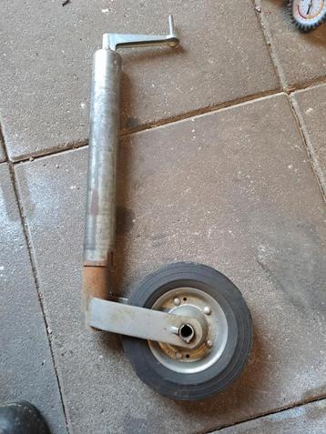 Neuswiel voor kar aanhangers caravan beschikbaar voor biedingen