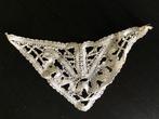 Antieke klederdracht Axel keelstuk kantklos ca. 1900, Ophalen of Verzenden, Dames, Handwerk