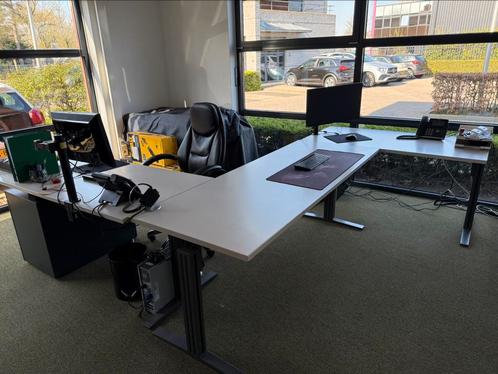 Bureau tafels en stoelen, ivm verhuizing overkompleet, Huis en Inrichting, Bureaus, Ophalen