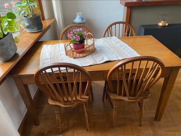 Venlo- Tafel met 2 lades en 4 x stoelen (eiken)