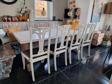 4 witte houten eetkamer stoelen beschikbaar voor biedingen