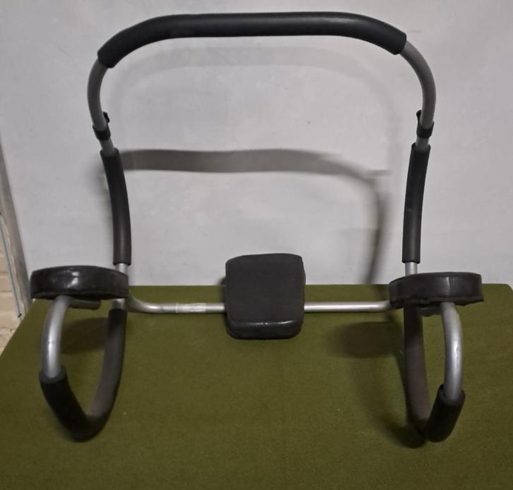 Buikspierroller / ab roller, Sport en Fitness, Fitnessmaterialen, Gebruikt, Buikspierwiel, Buik, Rug, Ophalen