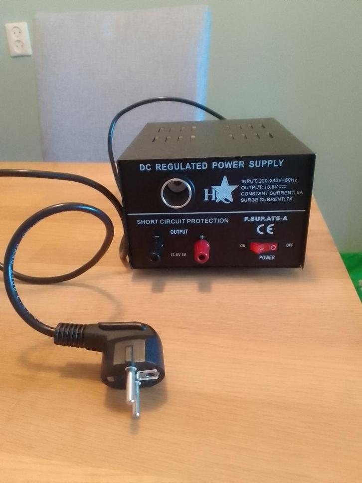 Spanningsomvormer AC - DC, Caravans en Kamperen, Kampeeraccessoires, Zo goed als nieuw, Ophalen of Verzenden